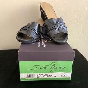 Sesto Meucci of Florence Caden’s Black Goldwash Sz 8.5 Medium Wedge Sandal